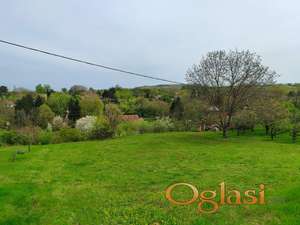 Atraktivan Plac u Zanošu - 8km od centra NS, 30m front, asfalt do placa, voda, struja, gas...